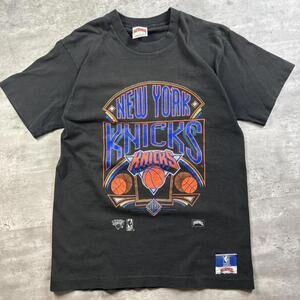 Vintage 90’s New York Knicks Nutmeg Graphic Tee